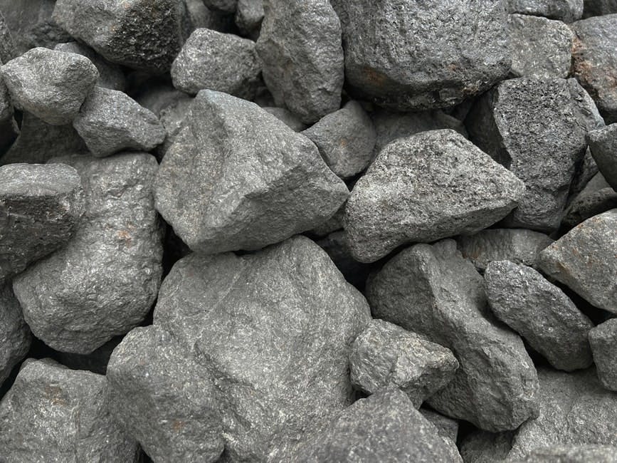 庭石 割栗石 黒 ロックガーデン 石 リアルブラック大サイズ 20kg 割