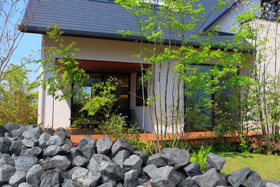 庭石 割栗石 黒 ロックガーデン 石 リアルブラック大サイズ 20kg 割