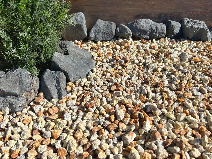 庭石 割栗石 黒 ロックガーデン 石 リアルブラック大サイズ 20kg 割