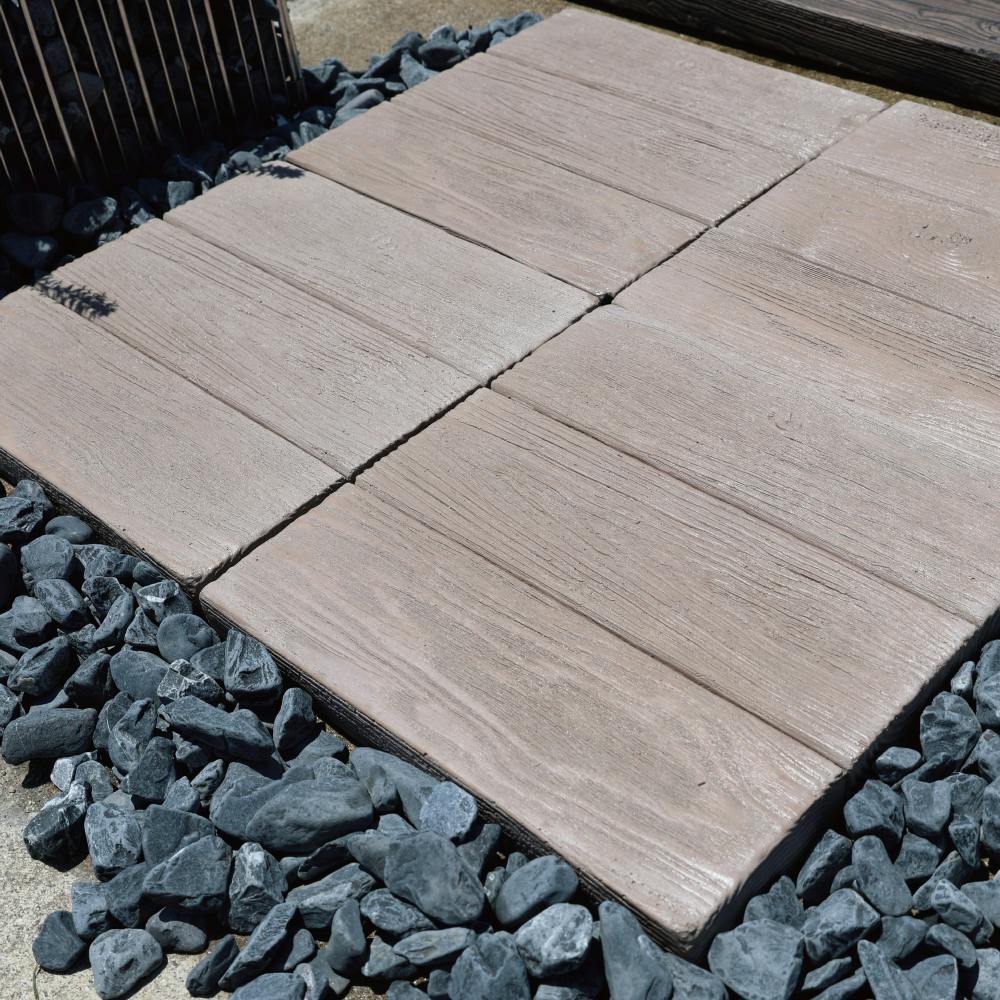 【 防草シート付き　コンクリート製タイル】 ライトウッド 木目調 庭 ステップ 飛石 敷石 お悩み解消 雑草対策 置くだけ 簡単施工 diy ウッドデザイン 滑り止め 舗石