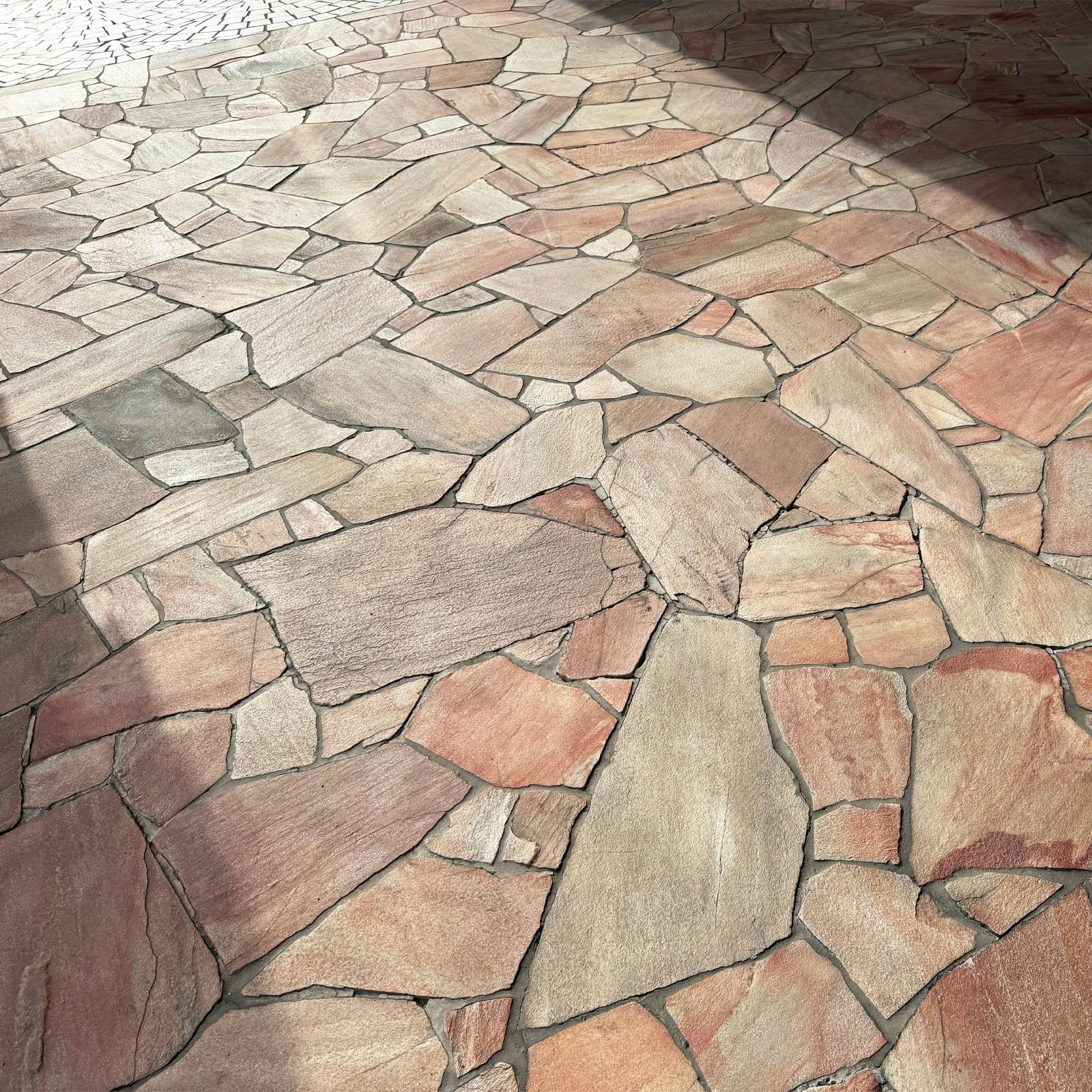 TAIKOH 乱形石材 アルビノピンク 0.5平米入り 10〜30mm厚 | 庭園資材