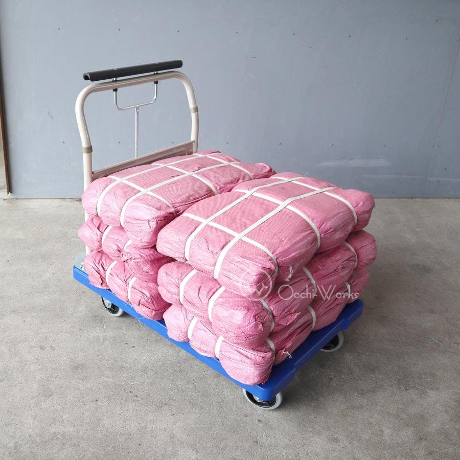 【お買い上げありがとうございました。】CAINZ　中古　静音台車　ブレーキ付き　荷物の移動や引っ越しに！ ブレーキ付 静音 プラスチック台車 300kg 静音ブレーキ付き台車 【送料