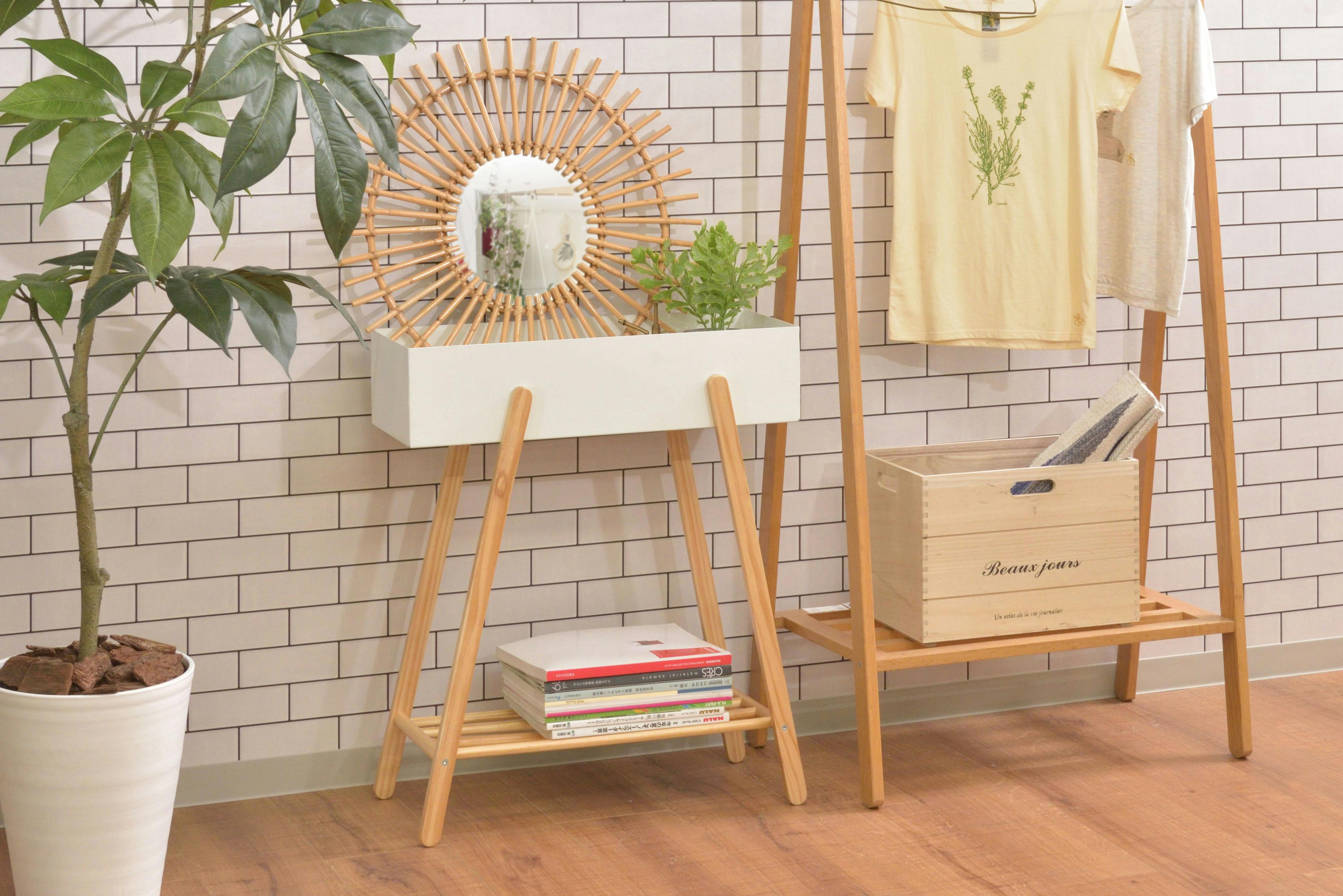 プランタースタンド ／色：ホワイト ／ 幅60.5×奥行28×高さ72.5cm