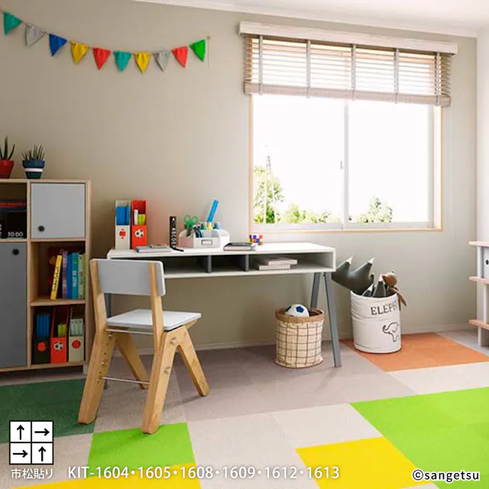 【ケース単位】サンゲツ タイルカーペット STYLEKIT+ LOOP 1ケース 10枚入 40×40 スタイルキットプラス 40cm角 置くだけ 滑り止め 吸着 ペット 足音 制電 防ダニ 床暖 無地 パネルカーペット KIT-1605 KIT1605 さい グレー ベージュ