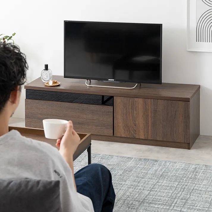 【幅120cm】Connie ブラックパネル付きテレビ台/色:ブラウン AV機器収納 収納部分 ブラックパネル 扉収納 引き出し スタイリッシュ 操作 【送料込み】 #iina