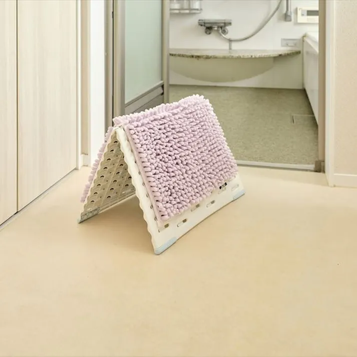 SUSU抗菌ストロングW バスマットEC パープル 35×50cm 累計販売数量 1570万枚突破のSUSUシリーズがさらに吸水性、抗菌性をパワーアップしてリニューアル! 山崎産業 【送料込み】
