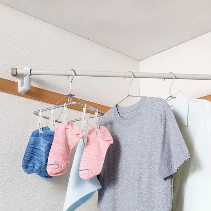 室内竿受け かもい、なげしを利用して、室内のものほし竿受けにできます 積水樹脂 【送料込み】
