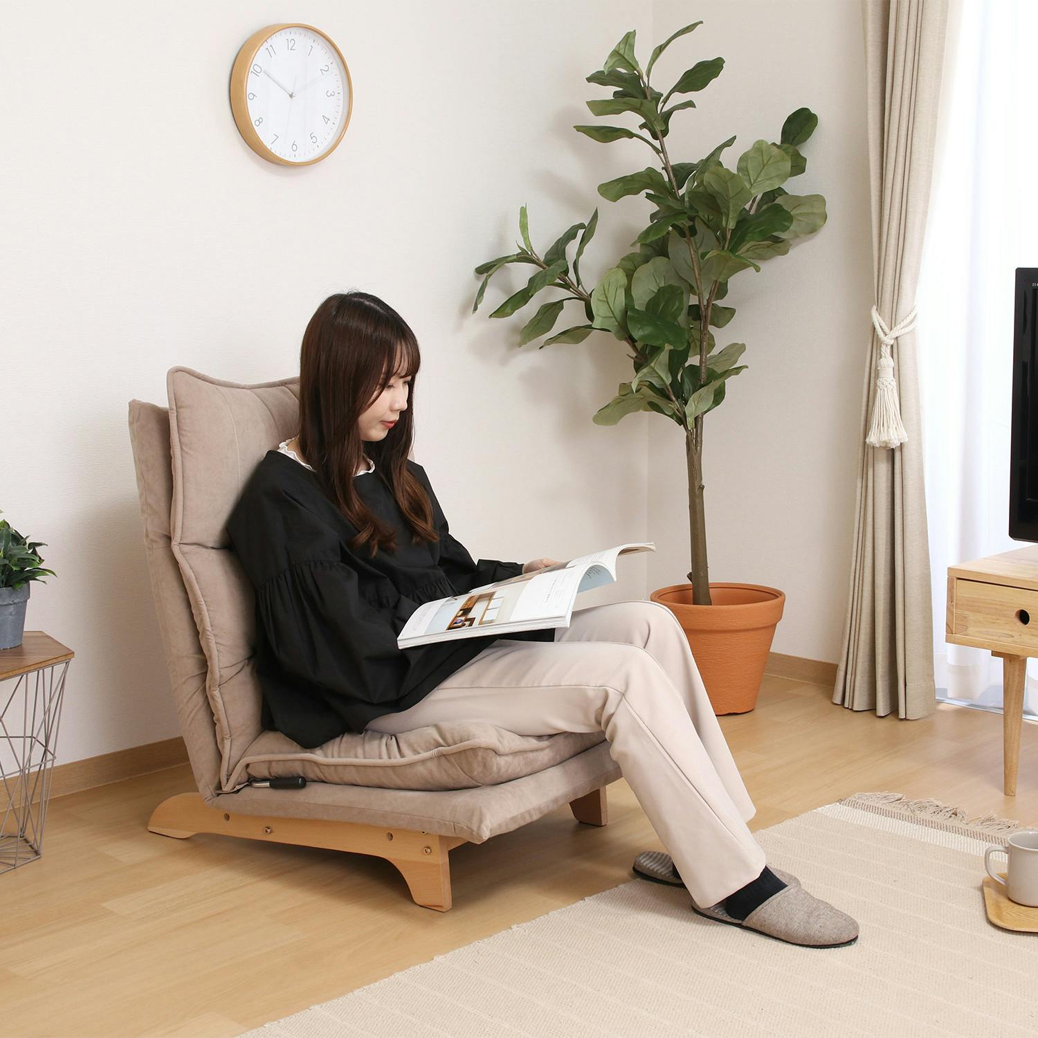 連結出来るフロアチェア リューネ BE（ベージュ） 一人も、一緒も