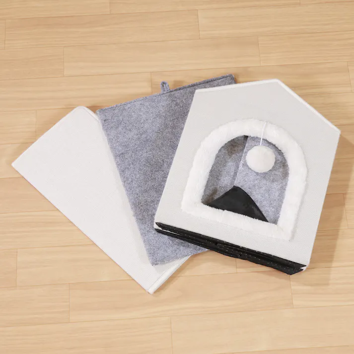 ペットハウス 三角屋根 三角屋根 Sサイズ WH ポンポンがアクセント!三角屋根のペットハウス 【送料込み】#fjbo