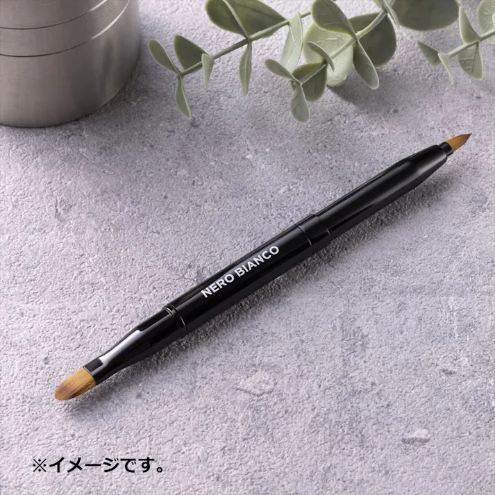 【2点まとめ買い】NERO BIANCO(ネロビアンコ) 2wayリップブラシ KQ-3504 × 2点 毛先収納で持ち運び便利。 これ1本でメイク上手! 【送料込み】