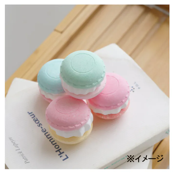 【3点まとめ買い】スウィーツメゾン コンビネーションマカロンフィズ 2pcs コートゥリー ジャスミン&レモンの香り 2回分 × 3点 まるで本物のマカロンのような、2色のコンビネーションカラーが可愛い入浴料 可愛らしいカラーリングとスウィートな香り♪ 【送料込み】