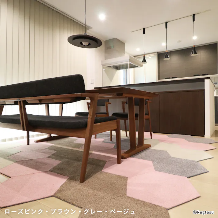 【4枚入】 50×43cm ペット おすすめ ラグタス タイルラグ ヘキサゴン すべり止め 付き 洗える タイルカーペット 六角形 子犬 子猫 老犬 シニア (ローズピンク)