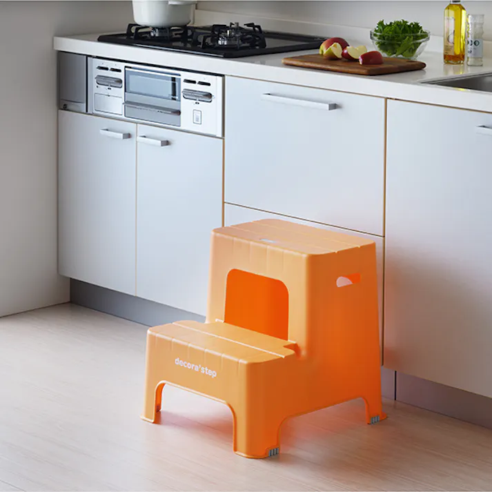 SANKA squ+ サンカ デコラステップ 踏み台 昇降ステップ台 オレンジ 2段 広い足のせ部分と滑り止め加工耐荷重100kg 軽量設計 日本製 子供 トイレ 玄関 洗面所 洗車台 足台 キッズ 室内 (幅43.5×奥行48.3×高さ45cm) DS2-OR-1【別送品】