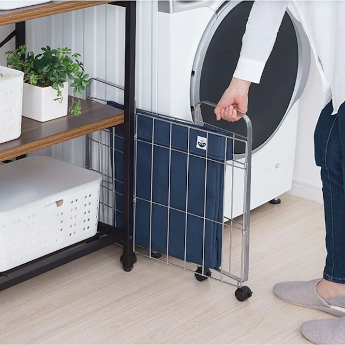 SANKA squ+ サンカ ランドリーバスケット 折りたたみ キャスター付き サンバッサ 25L ネイビー (幅39.5×奥行き20.5×高さ48.4cm) ワイヤー 撥水加工 ストッパー付きキャスター SWWB-25NV-1【別送品】