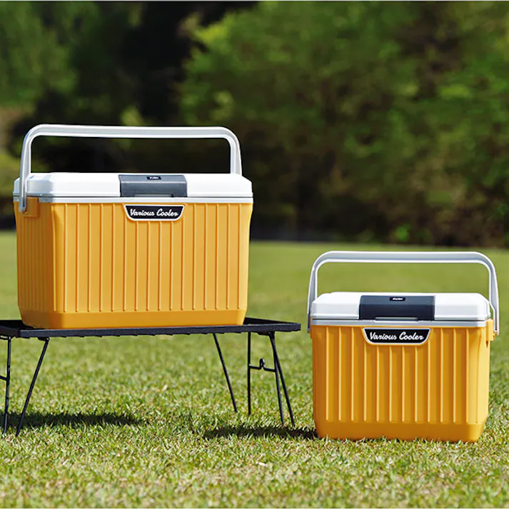 SANKA squ+ サンカ べリアスクーラー 高性能な断熱材を採用 ワンプッシュオープン型クーラーボックス 9L 小型 イエロー 保冷力の高いハードタイプショルダーベルト付き 釣り ミニクーラー cooler box 冷藏箱 VAC-9WH/YE-1 VAC-9WHYE-1【別送品】