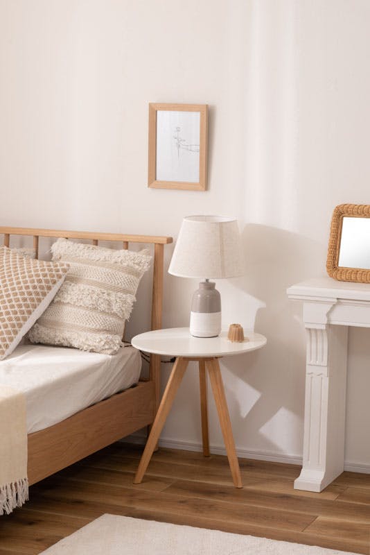 訳あり品　写真をご確認 ホワイト ベッドサイドテーブル モダン TST04-01