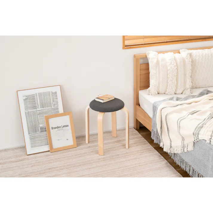 Room Essence スツール W32×D32×H45 チャコールグレー 完成品 椅子 円 スタッキング ニュアンスカラー トレンド シンプル 天然木 木製 おしゃれ ナチュラル 北欧 キッチン ラウンド CL-802CGY【別送品】