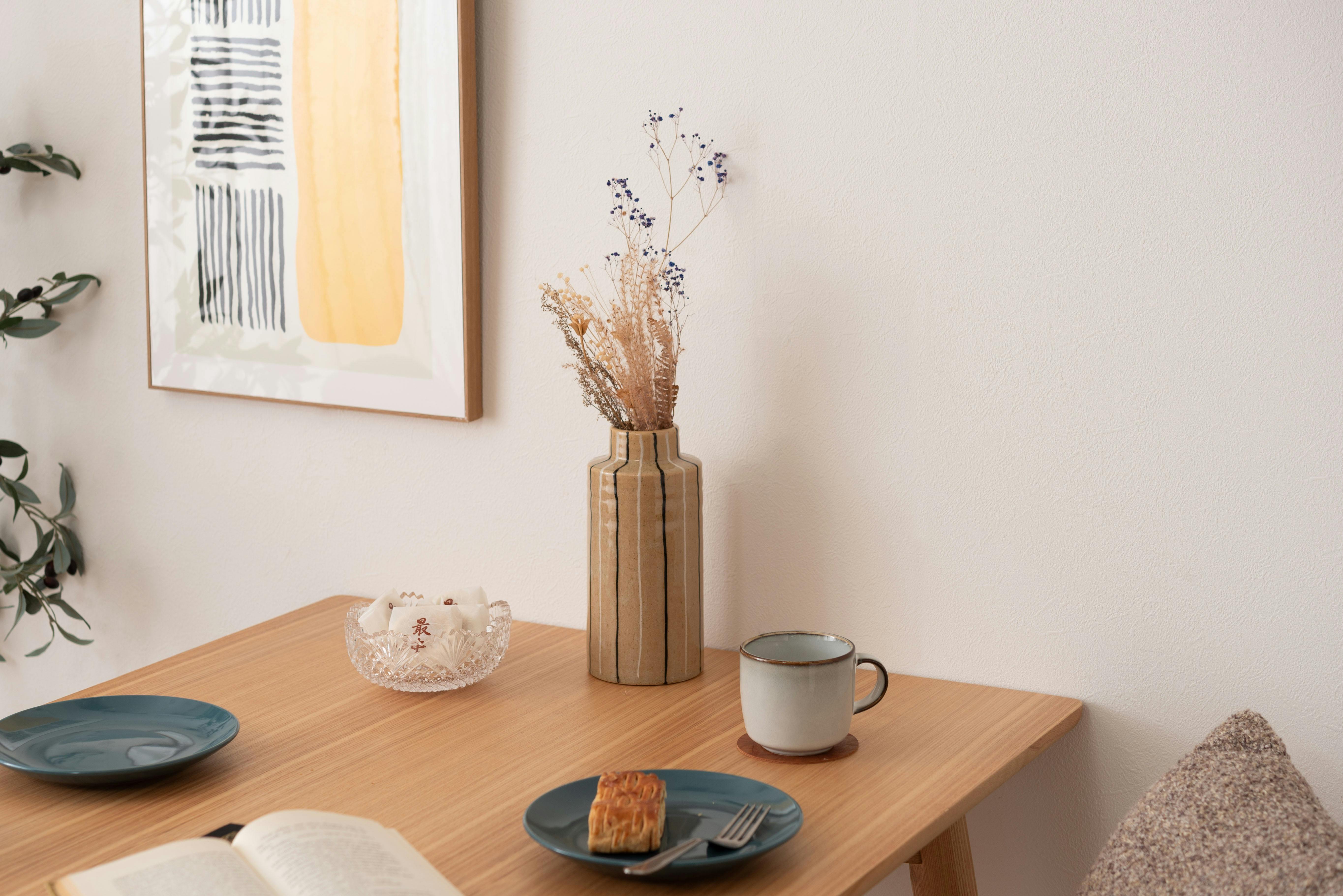 Room Essence フラワーベース W10.5×D10.5×H22 ベージュ 完成品 花瓶