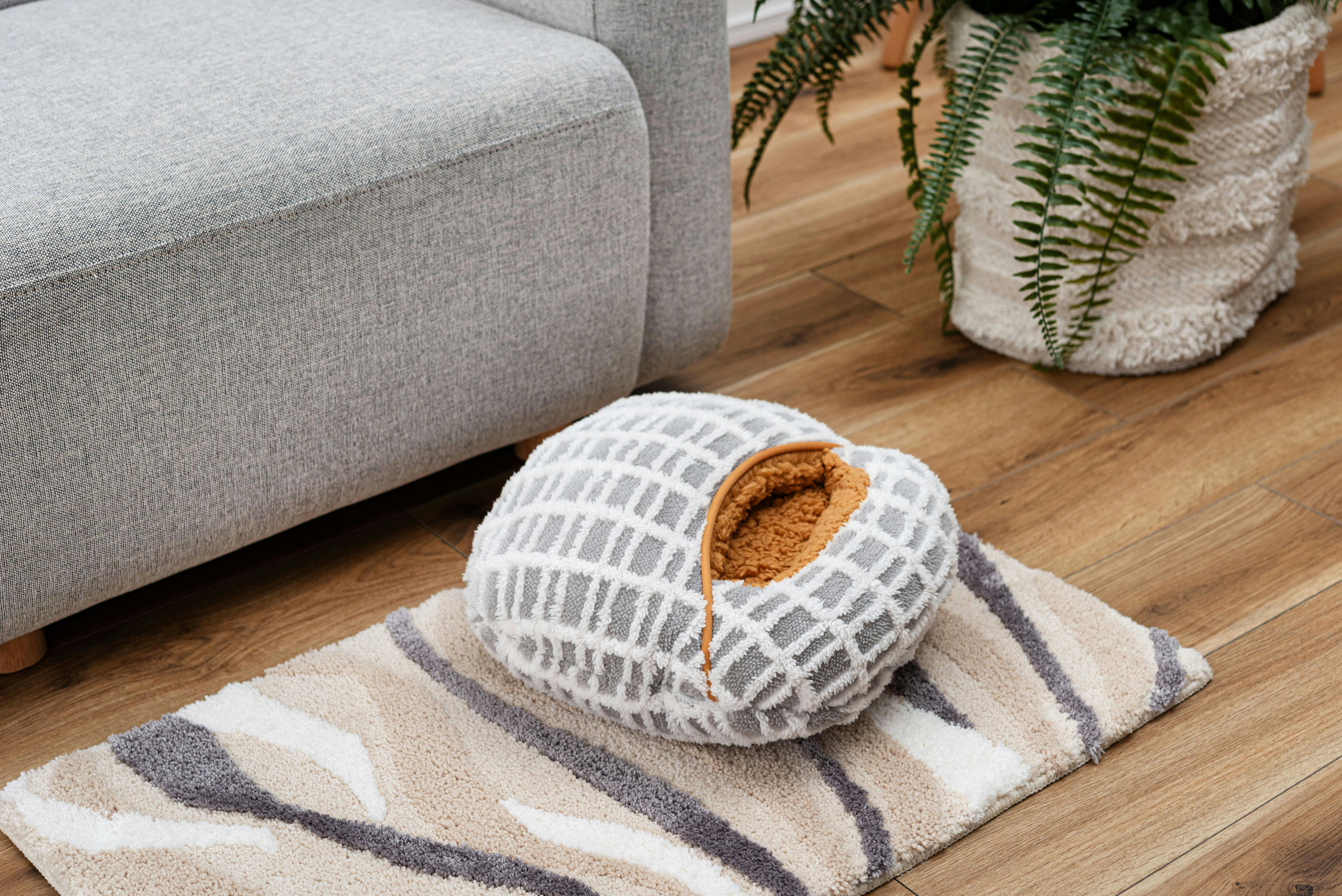 Room Essence ボアチェックーフットインクッション 約W37×D37×H15.5