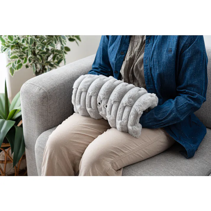 Room Essence USB足入れ 約W30×D36×H7.5 グレー 完成品 USBフットウォーマー あったかグッズ 冷え性対策 ポコポコ コンパクト かわいい おめめ 目 個性的 ヒーター クッション 収納 洗濯 シートクッション クッション アームウォーマー GLK-221GY【別送品】