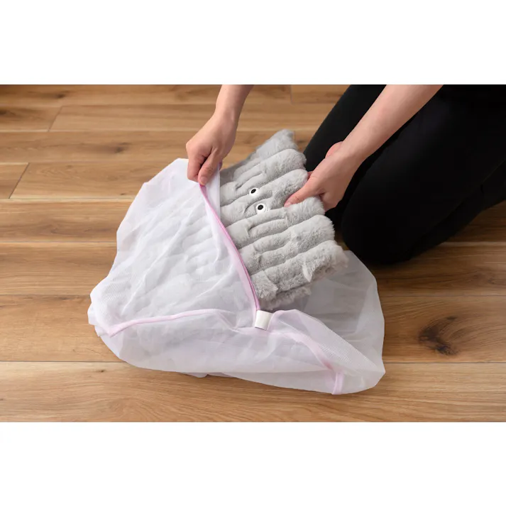 Room Essence USB足入れ 約W30×D36×H7.5 グレー 完成品 USBフットウォーマー あったかグッズ 冷え性対策 ポコポコ コンパクト かわいい おめめ 目 個性的 ヒーター クッション 収納 洗濯 シートクッション クッション アームウォーマー GLK-221GY【別送品】