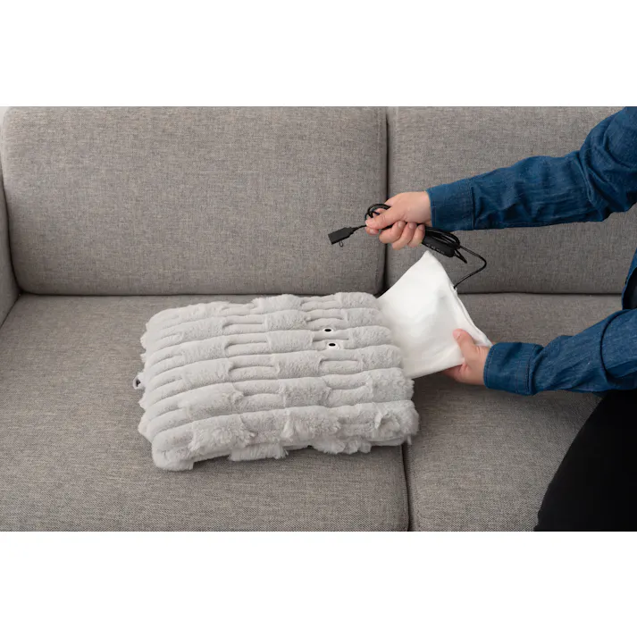 Room Essence USB足入れ 約W30×D36×H7.5 グレー 完成品 USBフットウォーマー あったかグッズ 冷え性対策 ポコポコ コンパクト かわいい おめめ 目 個性的 ヒーター クッション 収納 洗濯 シートクッション クッション アームウォーマー GLK-221GY【別送品】