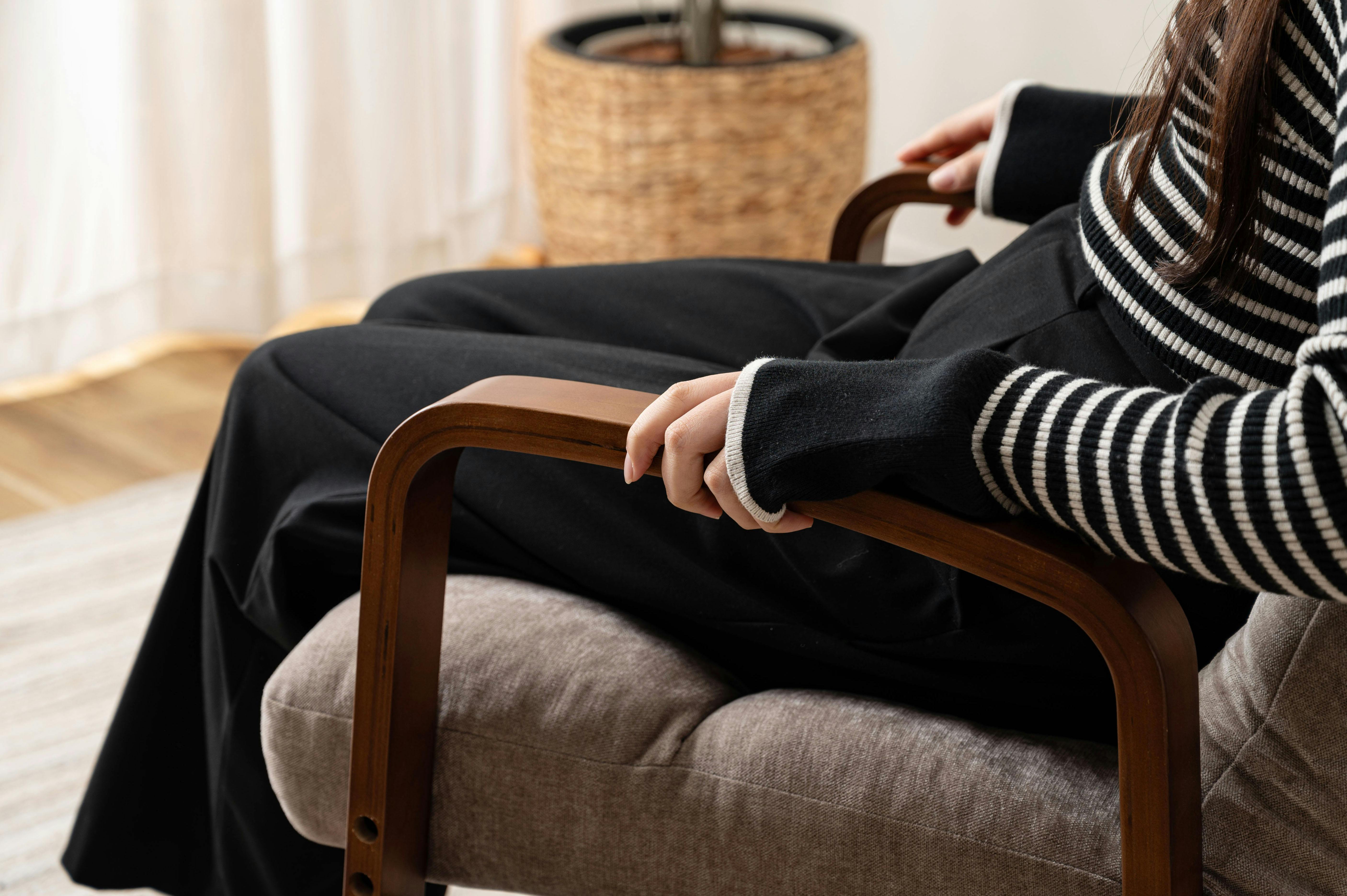 Room Essence 腰楽高座椅子 W56×D57～96×H90～103×SH38 ベージュ 組立