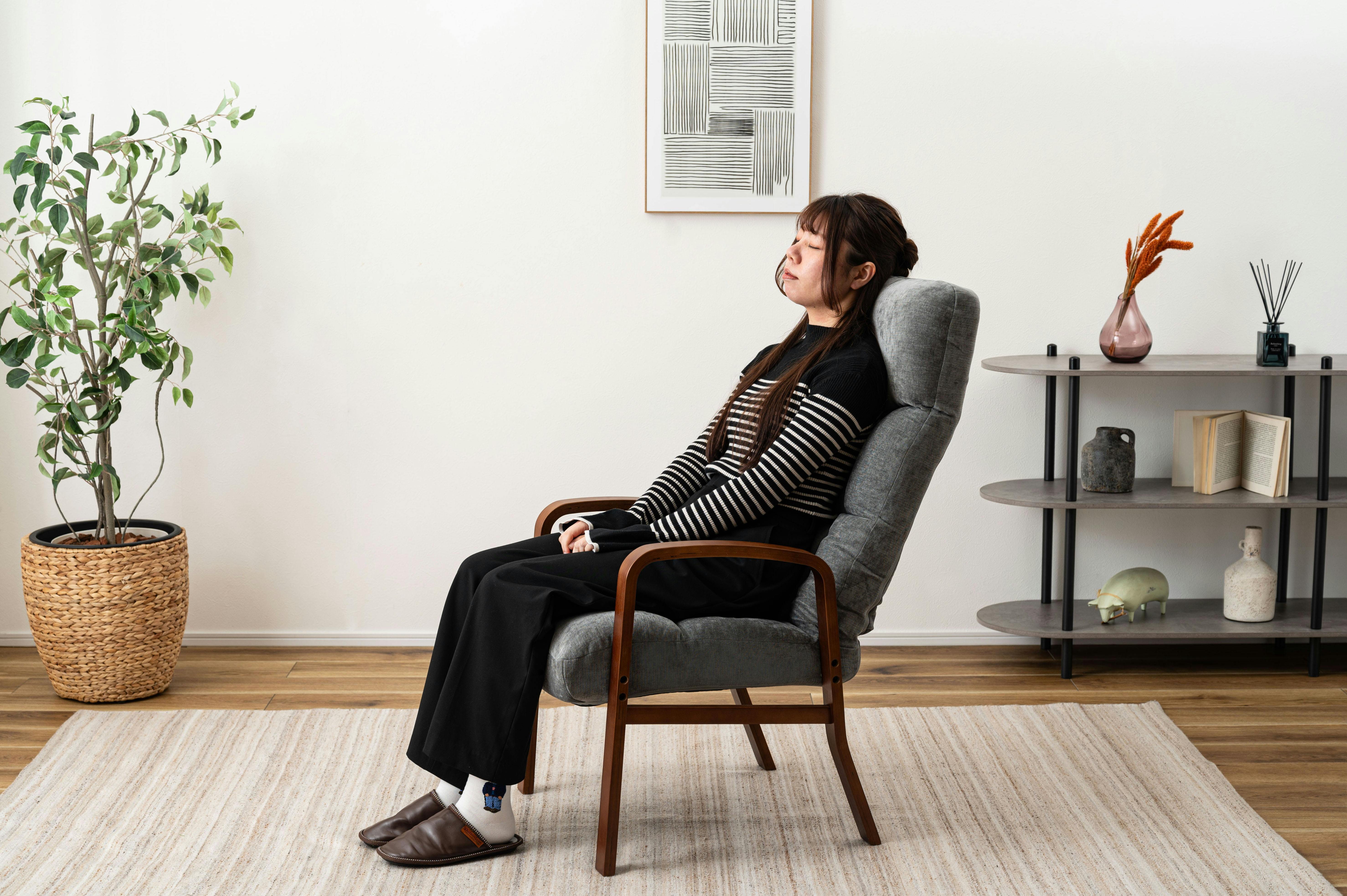 Room Essence 腰楽高座椅子 W56×D57～96×H90～103×SH38 グレー 組立式