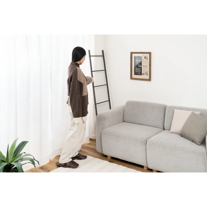 Room Essence ラダーハンガー W40×D2×H150.5 ダークグレー 組立式 ハンガーラック ハンガー 立てかけ ハンガーラック 収納 装飾 インテリア 室内 スリム コンパクト 省スペース 軽量 軽い シンプル スタイリッシュ 壁面 はしご風 モノトーン MIP-17DGY【別送品】