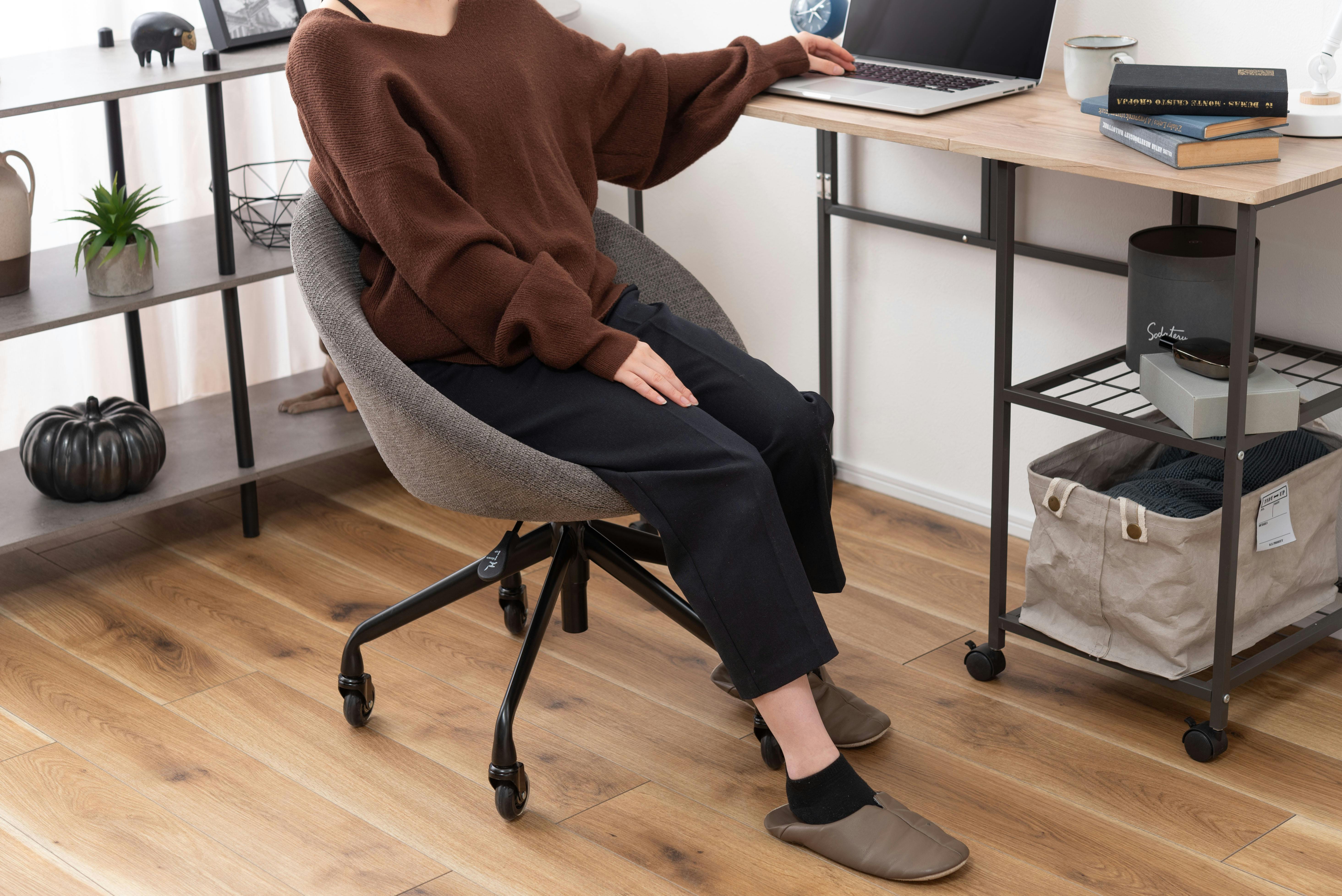 GD　イス二脚 Room Essence デスクチェア W62×D63×H71～77×SH44～50 グレーブラウン