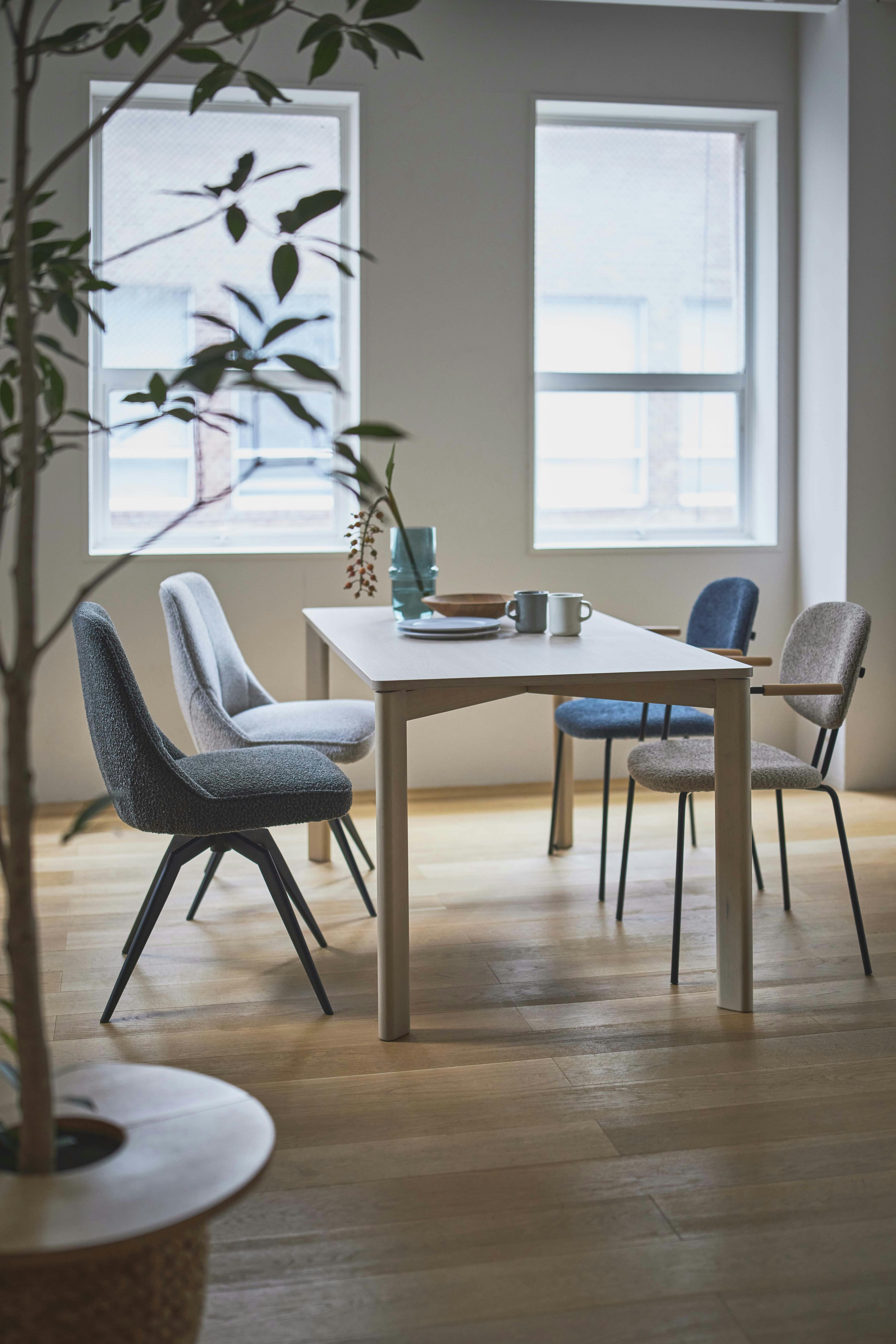 Room Essence 回転チェア W49×D58×H84×SH49 ホワイト 組立式 チェア