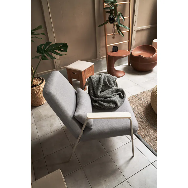 Room Essence ラウンジチェア W66.5×D80×H81×SH43 グレー 組立式 チェア 椅子 パーソナルチェア アームチェア ひじ掛け付き クッション付き 背もたれ スチール脚 天然木 韓国 北欧 PC-626GY【別送品】