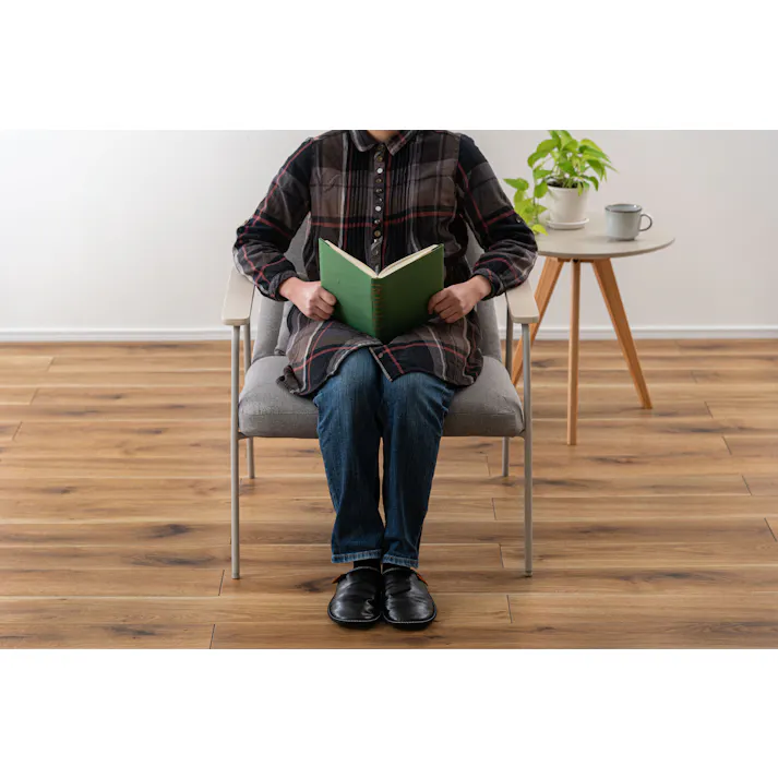 Room Essence ラウンジチェア W66.5×D80×H81×SH43 グレー 組立式 チェア 椅子 パーソナルチェア アームチェア ひじ掛け付き クッション付き 背もたれ スチール脚 天然木 韓国 北欧 PC-626GY【別送品】