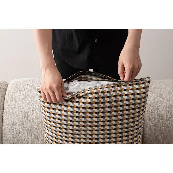 Room Essence クッション 約W45×D45×H16 イエロー 完成品 フェザー 正方形 幾何学柄 ニュアンスカラー ソファ 背あて シンプル モダン 北欧 かわいい おしゃれ 韓国 VC-10YE【別送品】