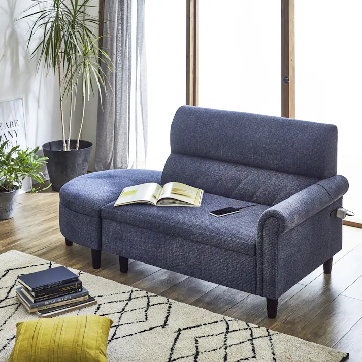 後藤家具物産 引っかきキズに強い2口コンセント付きコンパクトカウチソファー コディ/ブルー色 Size:116×76×83 軒先渡し 4571501390366 【別送品】