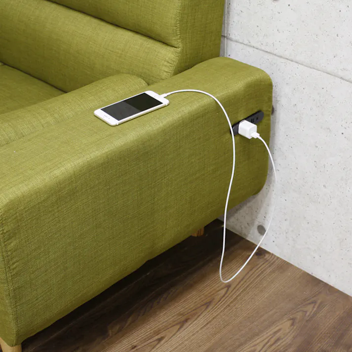 後藤家具物産 側面2口コンセント付き2.5人掛けソファー ハウ/グリーン色 Size:159×74×75 軒先渡し 4571501390410 【別送品】