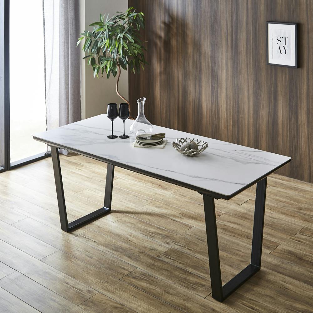 モダンなデザイン性と耐久性を備えた180セラミックダイニングテーブル
