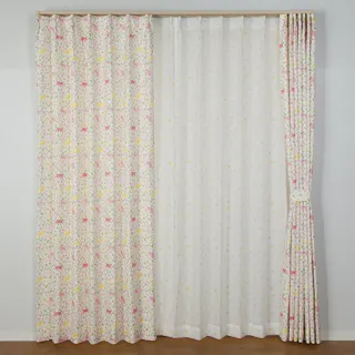 ユニベール「4枚セットカーテン サンポダニャン ピンク」100×135cm 4548654705934【別送品】