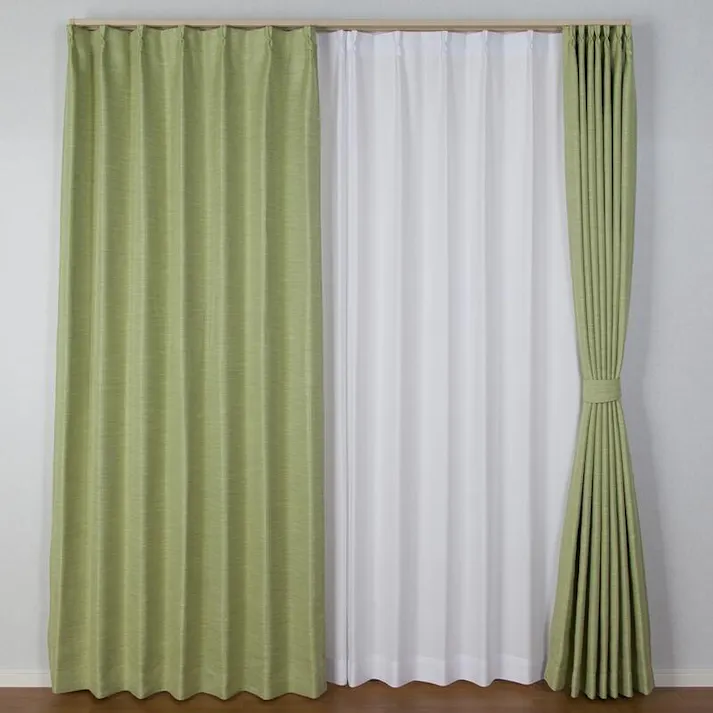 ユニベール フーガ グリーン 150×178 1枚入 遮光性 洗濯可能 アジャスターフック付き 4548654086682【別送品】