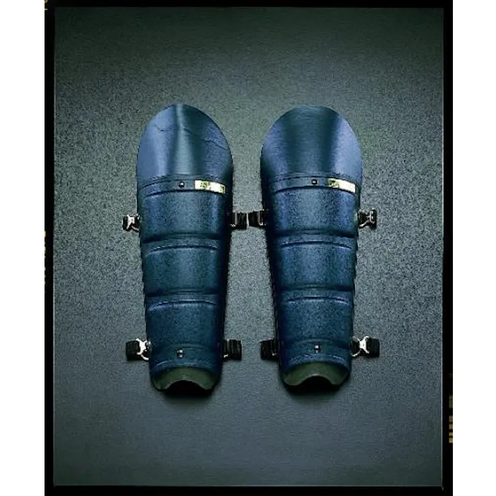 トーヨーセフティー すねガード EA354-11 4518340406537【別送品】