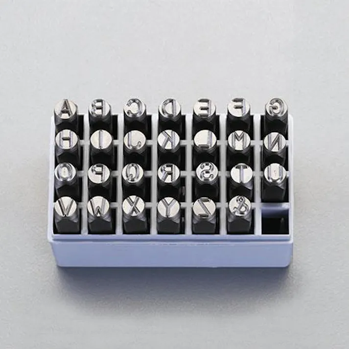 ESCO 1.6mm 英字 刻印セット EA591HM-1 4548745548822(CDC)【別送品】