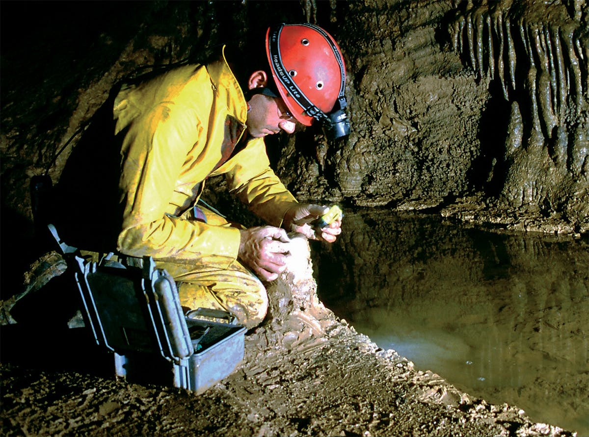 PELICANPRODUCTS 万能防水ケース(黒) 211x147x95mm/内寸 EA657-115