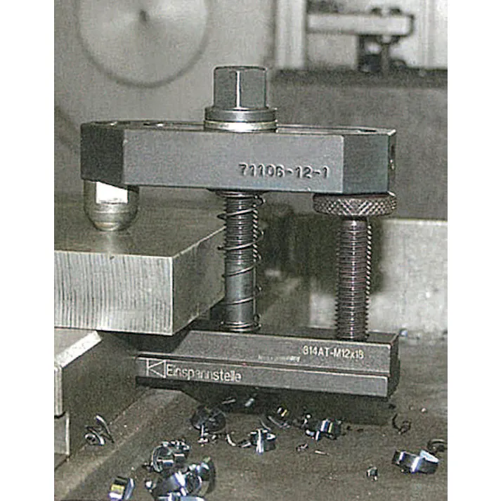 アウトサイドクランプユニット 呼22/M16/30-45mm EA637CH-22 4548745356854【別送品】