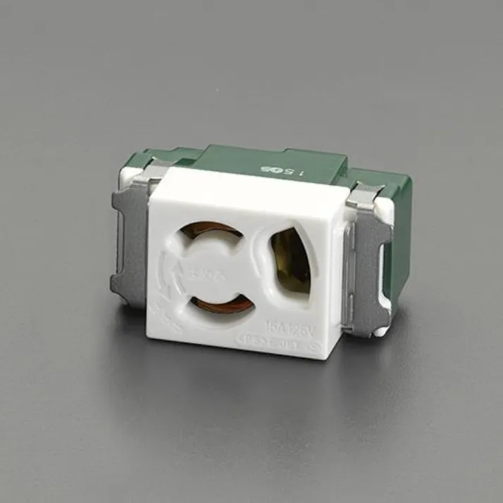 パナソニック(Panasonic) 125V/15A 埋込コンセント(抜け止め/接地) EA940CD-404 4548745302646(CDC)【別送品】