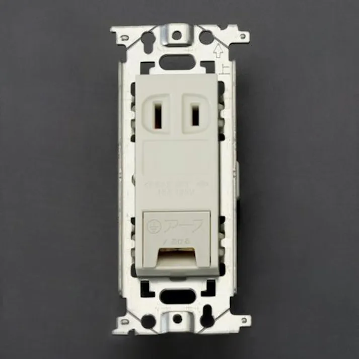 パナソニック(Panasonic) 125V/15A 埋込コンセント(1口/アース付) EA940CE-121A 4550061401897(CDC)【別送品】