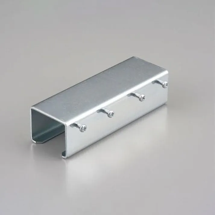 岡田装飾金物 100x33.5x26.5mm 接続カバー(30mmレール用) EA970EF-32 4548745440072(CDC)【別送品】