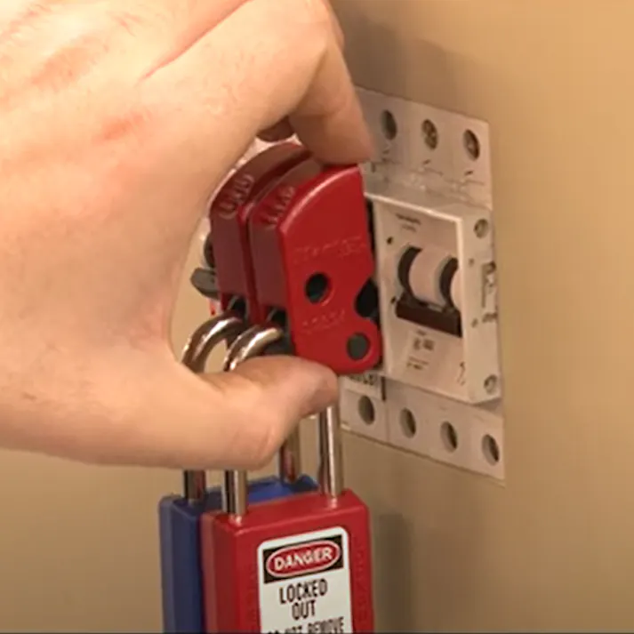 電気ブレーカーロックアウト 53x18x30mm EA983T-33 4548745270815【別送品】