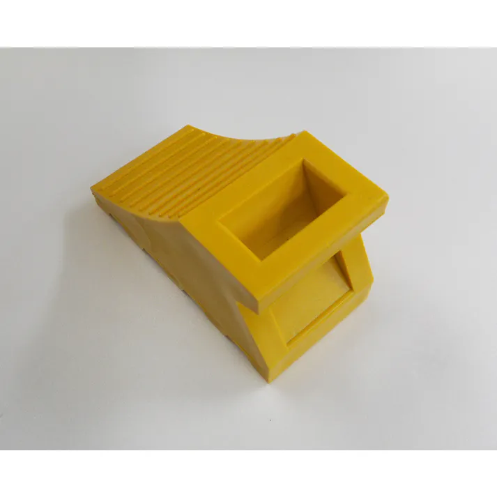 ESCO 110x235x125mm タイヤストッパー(黄) EA984VA-33A 4550061085431(CDC)【別送品】