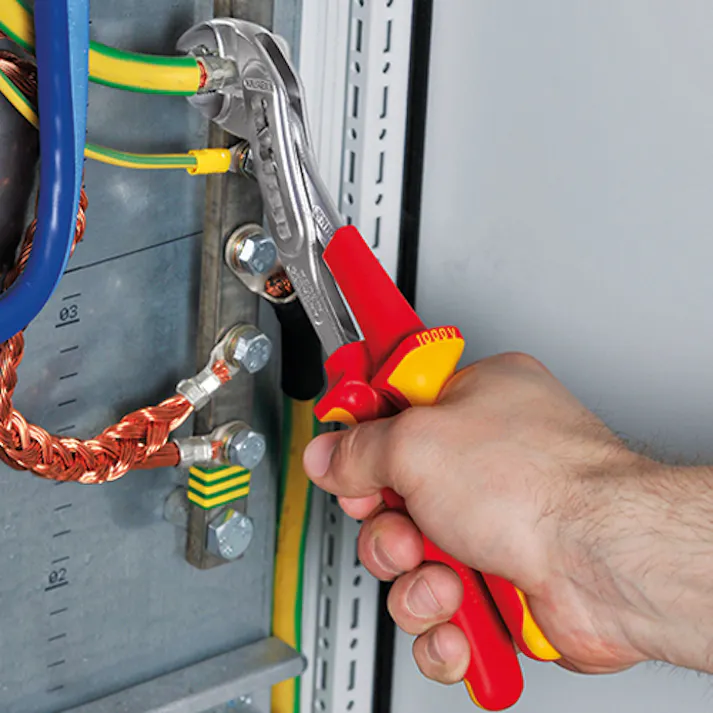 KNIPEX(クニペックス) ウォーターポンププライヤー(絶縁) 2”/250mm EA531EK-250 4518340586437【別送品】