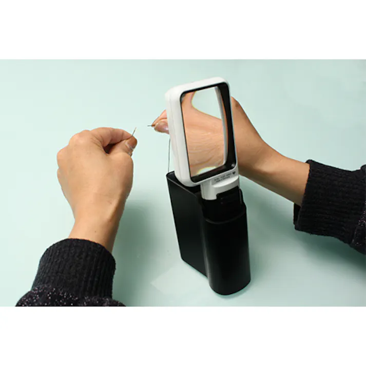 エッシェンバッハ光学 ルーペ(LEDライト付・角形) x4.0/75x50mm EA756C-37 4550061882115【別送品】